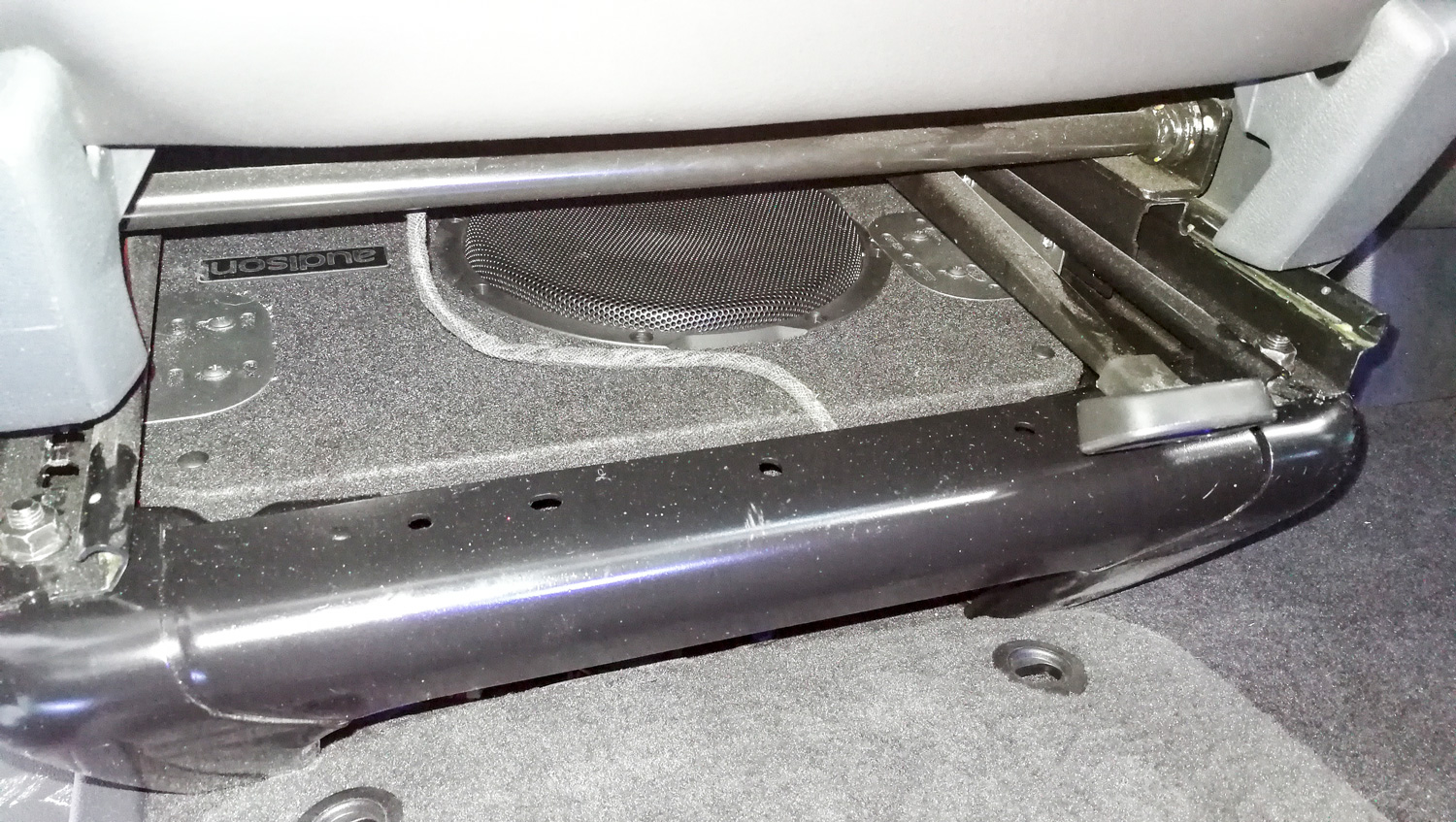 subwoofer su volkswagen T6